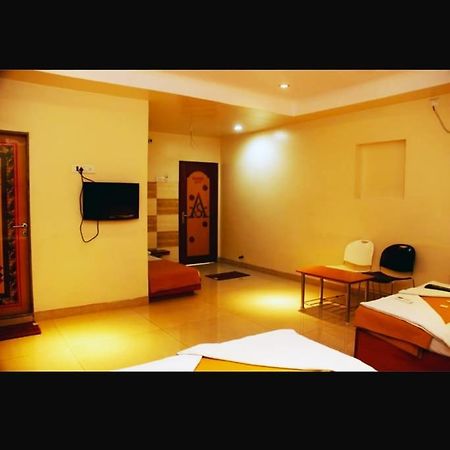 Hotel Apple Sai Residency Shirdi Exteriör bild