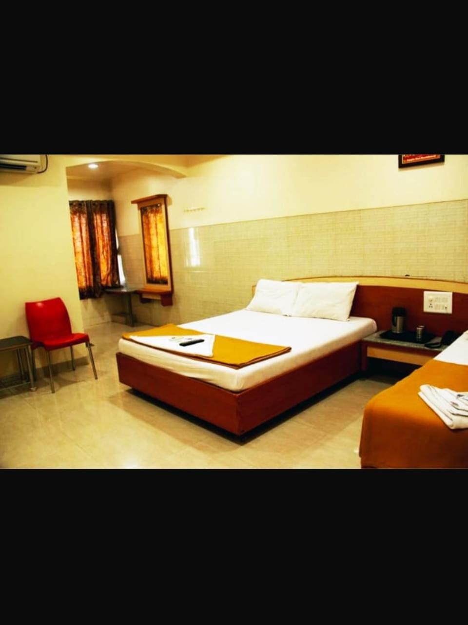 Hotel Apple Sai Residency Shirdi Exteriör bild