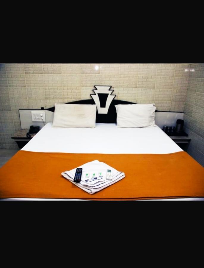 Hotel Apple Sai Residency Shirdi Exteriör bild